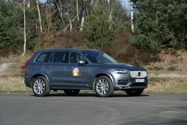 2016 legjobb hét autója 14 Gyakorlatilag az utolsó csavarig friss fejlesztés az XC90. Látszik is rajta, hogy nagyon átgondoltak minden megoldást benne