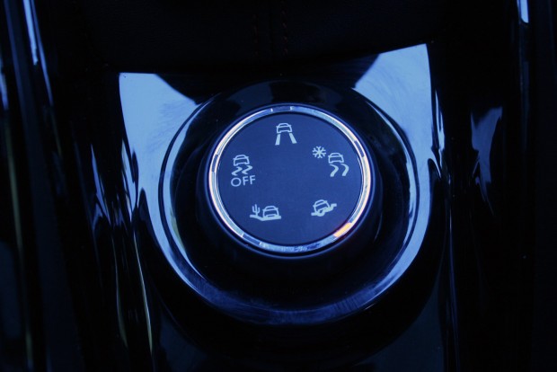 Peugeot 2008: terepjárósabb, mégsem fogyaszt többet 6 Csak alufelnivel csomagban rendelhető a Grip Control 170 00 forintért. A szériában könnyűfém felnis Allure-höz 40 000 Ft a felár