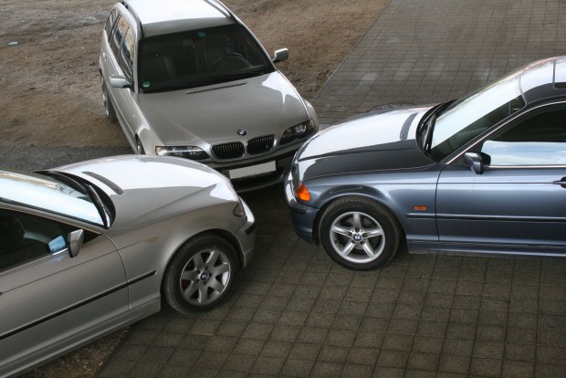 Használt autó: jobb, mint a BMW-k? 9 Ha érdekel, mit tud és mennyi pénzt visz el az eredendő konkurens, kattints a képre a 320i, a 2,2-es sorhat és a 325i közös használt autó tesztjéhez!