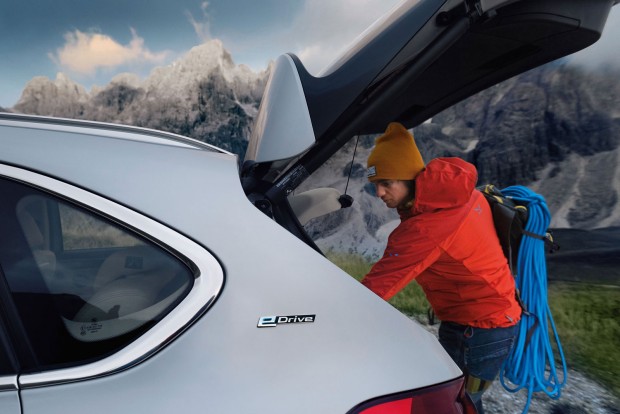 Sorállás van a BMW M2-ért 1 A rövid 2-es egyterű, a 3-as, az X5 és a 7-es kínálata is konnektorról tölthető akkumulátoros hibriddel egészül ki idén