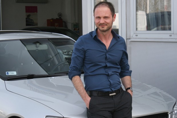 Használt autó: jobb, mint a BMW-k? 5 Pechje van a tulajnak: sokáig keresett egy szép IS-t, de nemsokára eladja a 2005-ös autót, mert napi 100 km ingázáshoz sok a 10-11 literes benzinfogyasztás