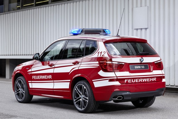 BMW-k kék villogóval 2 Mindkét autót ugyanaz a 190 lóerős, 400 Nm-es kétliteres dízelmotor hajtja, mindkettő összkerékhajtást kapott.