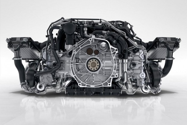 A Ferrari letúrta a Fordot a csúcsról 7 Az év motorja 2.5-3.0 liter között Éljenek a sportautók: a Porsche 911 turbósított hathengerese, a BMW M3 sorhatosa és annak szelídebb kiadása (35i / 40i) állhatott a dobogóra