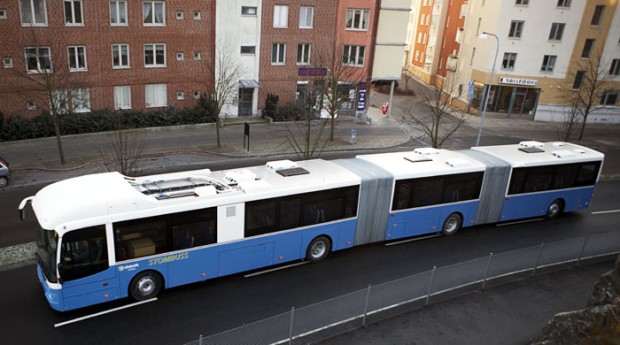 Duplacsuklós autóbuszt tesztel a BKV 1 Volvo 7500. Forrás: otofotki.pl