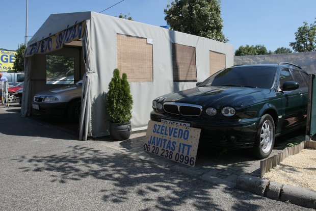 Szélvédőjavítás olcsón, gyorsan 2 Bejáratott, megbízható vállalkozás, közel a szerkesztőséghez
