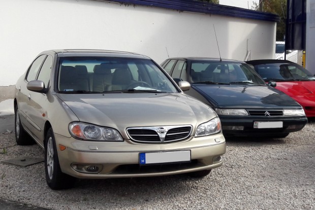 Használt autó: mit vegyünk, ha az élmény számít? 5 Ezekért az autókért nem kapnak hajba a vevők, az alkupotenciál nagyobb az átlagosnál. Ez a V6-os Nissan Maxima a Szentendrei útról élőben is szép