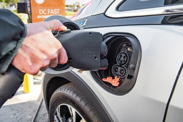 400 km egy feltöltéssel: maratonista lesz az Opel Ampera-e 1 Chevrolet Bolt: 384 kilométerre jó az amerikai fogyasztási szabvány szerint