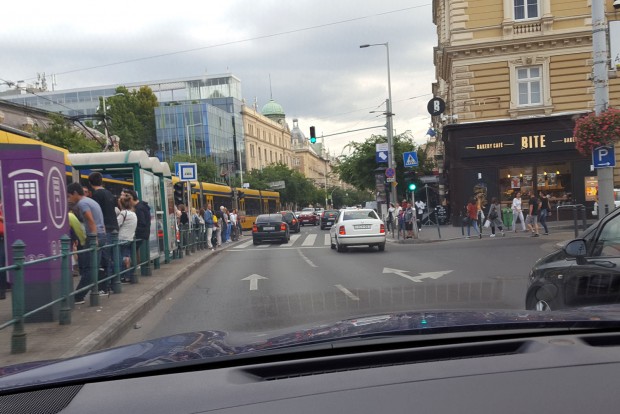 A pesti ember gyorsabb vagy a gép? 7 23