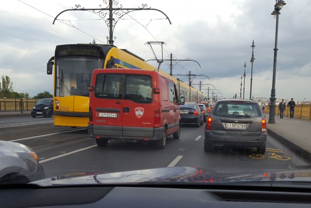 A pesti ember gyorsabb vagy a gép? 5 6
