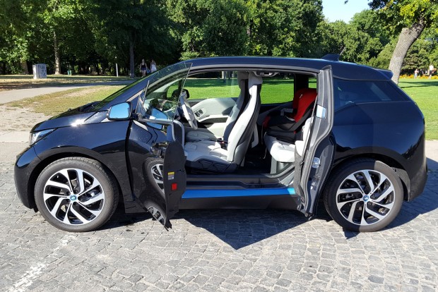 Megpróbált megszívatni az ELMŰ, de a nála okosabb BMW nem hagyta 2 7