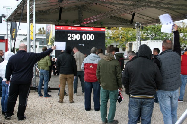 Fillérekért vitték a szellemjárta rendőrautókat 24 27