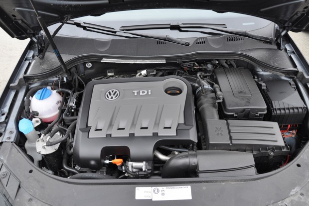 Használt autó: Volkswagen Passat B7 TDI vs. Renault Laguna III dCi 11 Az EGR-hűtés és a vízpumpa is gyenge pont a dízeleknél. Az injektorcsere ára elég magas