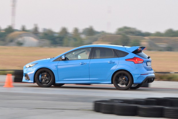 Közös teszt: BMW M2, Ford Focus RS, Honda Civic Type R 3 A Civicben voltak a legjobbak a fékek, jóllehet a Brembo nagyon hasonló konstrukciót szállít a Focus RS-hez