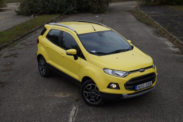 Elég ronda, de meg lehet szeretni 2 Egy Ford Fiesta, amint éppen átalakul, mint Hulk, a zöld szuperhős, ha felmérgesedik