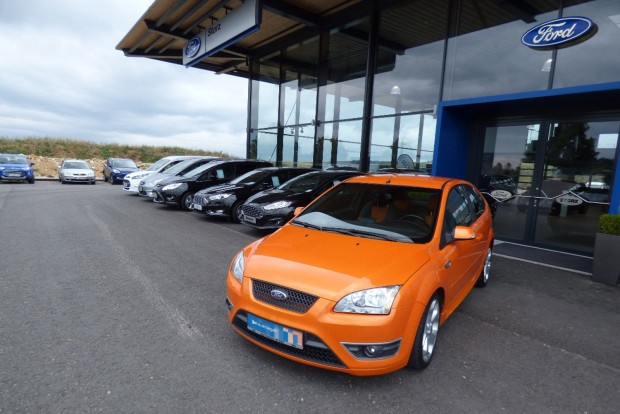 Használt autó: nagy fogás vagy melléfogás? 9 Sok esetben gazdaságtalanná teszi a behozatalt a 2500 köbcenti feletti motor magas regisztrációs adója. Az Euro 4-es besorolás miatt 300-600 ezer forint a regadó