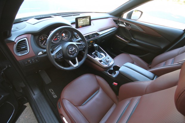 Mazda CX-9 – Vajon eljut Európába? 3 Kényelmes belső, tisztességes dizájnnal, berendezéssel
