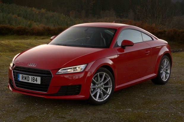 Ezek az év legjobb új autói 13 Kupé: hiába, az ár nem minden. Hiába nyert kategóriát az Audi A5 és a Mercedes S-kupé, a megfizethető Audi TT mindkettőnél jobb választás, mondja a lap.