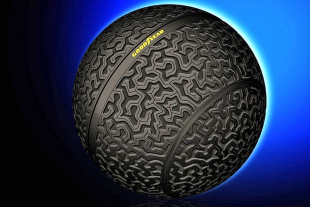 Ezek most nem a legjobb téli gumik 3 Tavaly a Genfi Autószalonon mutatkozott be a Goodyear gömbgumija az Eagle-360. A kisgömböcöt a jövő járgányai alá álmodta a cég, ami máshogy nem is, csak mágneses úton csatlakoztatható hozzájuk. Cserébe minden irányba képes elfordulni.