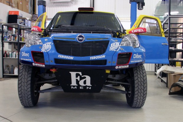 A kolbász nagyon kell, a szalonna végképp 5 2150 kg az alsó súlyhatár, nagyjából 2220 kilós az Opel Mokka, motorja 360-380 lóerős