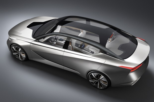 Így folytatja a Nissan 8 Különleges audiorendszert fejlesztett ki a kocsihoz a Bose: 360 fokban, pontosan szabályozható a hang forrása, így alkalmas irányított figyelmeztetések, riasztások megszólaltatására.