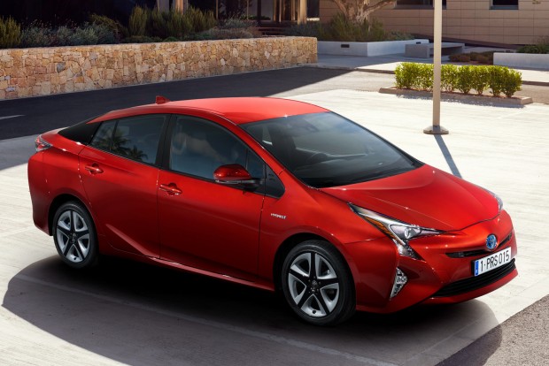 Ezek az év legjobb új autói 16 Biztonsági különdíj: a Toyota Prius, a Peugeot 3008 és a VW Touran, ebben a sorrendben.
