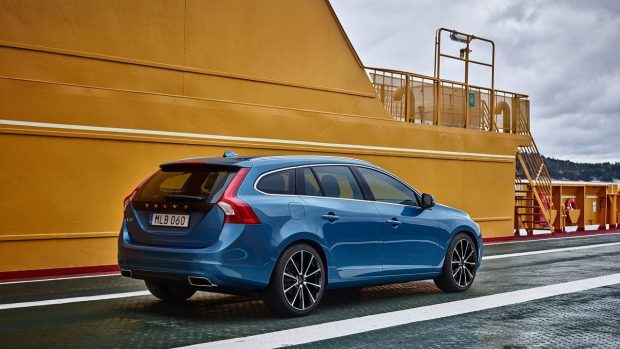 Tíz kívánatos új autó 10 millió alatt 9 v60_hero2