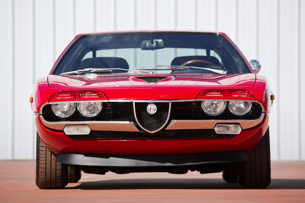 Top 10 – Legendás autók dupla kerek lámpákkal 4 Alfa Romeo Montreal