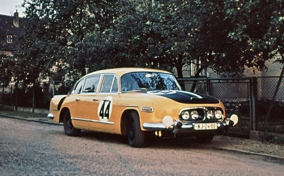 Top 10 – Legendás autók dupla kerek lámpákkal 1 Tatra 603 -