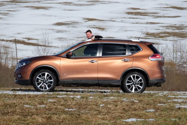 Mit tud a mozdonyosabb dízellel a Nissan X-Trail? 1 A vaskos, testes, magas, súlyos formához kellett is egy erősebb motor