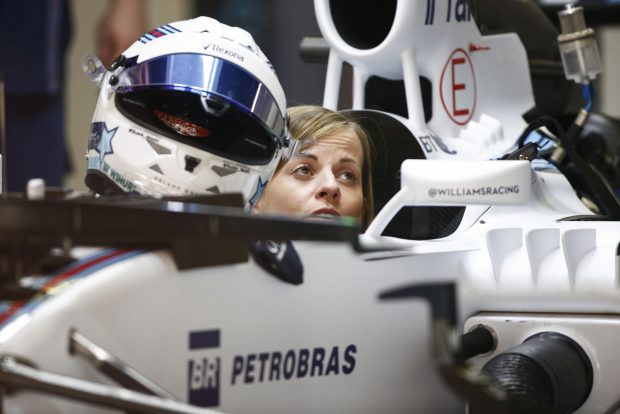 F1: Elvették a Merci-főnök nejének jogsiját 1 Wolff 2012-15 között volt a Williams tesztpilótája, teszteken és szabadedzéseken is vezetett
