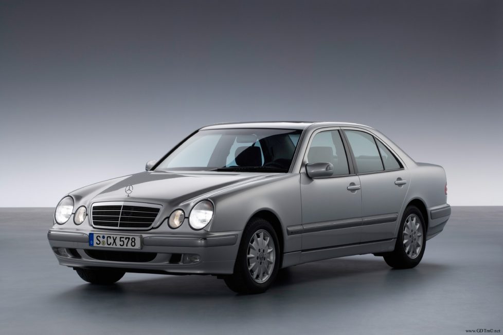 Top 10 – Legendás autók dupla kerek lámpákkal 9 Mercedes E-osztály W210