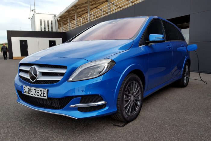 Mit ne csinálj egy kompakt Mercedesszel 8 991
