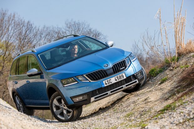 Mit tud a leggyorsabb és a legmagasabb Škoda? 8 Az eleve merev Golf 7 platformból könnyű volt nyöszörgésmentes, masszív off-roadert csinálni