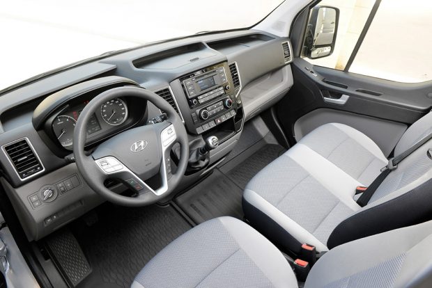 Beleszólhat a nagyok versenyébe a Hyundai furgonja 2 Ergonómikus kialakítás és kellemes anyaghasználat jellemezi a H350-as utasterét. Fotó: handwerksblatt.de