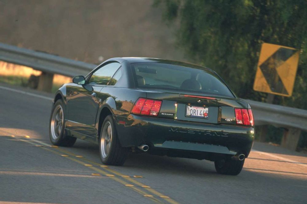 A Ford a 2000-es Los Angeles-i Auto Show-n a Mustang Bullitt prototípusát, amely gyártásba is került