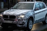 Az importőrtől nem kaptunk információt a leváltás menetrendjéről, de a BMW hétéves modellciklusa alapján az idei év végén esedékes lehet az X5 harmadik generációja