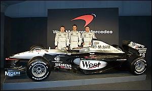 Leleplezték a 2001-es McLaren Mercedes-t