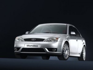 Ford Mondeo ST 220: sportos tanulmányautó a Fordtól