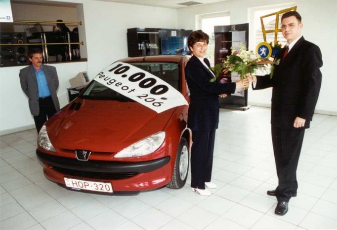 Elkelt a tízezredik Peugeot 206-os Magyarországon