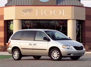 Chrysler Voyager - Nyártól Magyarországon is az új minibusz