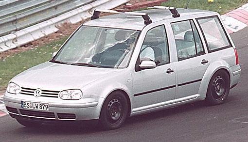 Az első kémfotó a Volkswagen Golf egyterűről