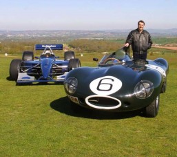 Nigel Mansell újra versenyautóban