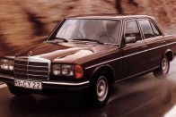 Legendásan megbízható autó hírében állt a W 123-as Mercedes-Benz. A képen a modellfrissítés utáni limuzin, 2800-as benzinmotorral. 1976 és 1984 között gyártották