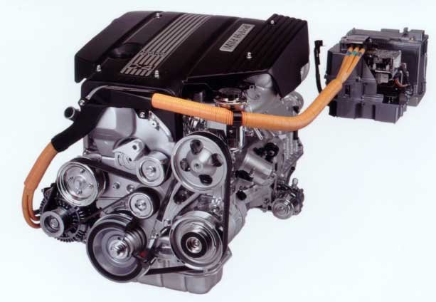 Kompakt Toyota hibrid-rendszer