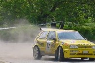 A VW Golf Kit-Car-ral versenyző Szabó Gergely technikai gondok nélkül autózott egész nap, ő áll az F2-es kategória első helyén