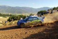 Bár a második napon nem autózott a legjobbak között, de az összetettben még így is a negyedik helyen áll a Subaru Impreza WRC-vel induló Solberg-Mills páros