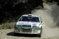 Négy perces hátránnyal ugyan, de az összetettben a tizedik helyen áll Armin Schwarz a Skoda Octavia WRC-vel