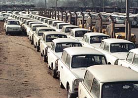 Eltűnhetnek a magyar utakról a kétüteműek