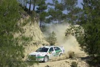 Habár nem a leggyorsabb versenyautó az Octavia WRC, de megbízható. Az első tízben két Skoda is volt