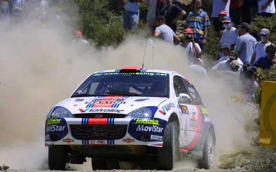 A nap folyamán sokáig vezetett, ám a nap végére meggyült a baja a gumikkal Colin McRae-nek